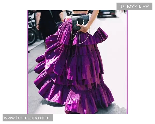 库明加赛后分享时尚穿搭照引发关注连续被DNP的他状态如何调整