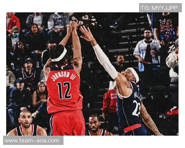 火力全开伦纳德三分雨下狂砍35分助球队逆转第三节独得19分展现统治力